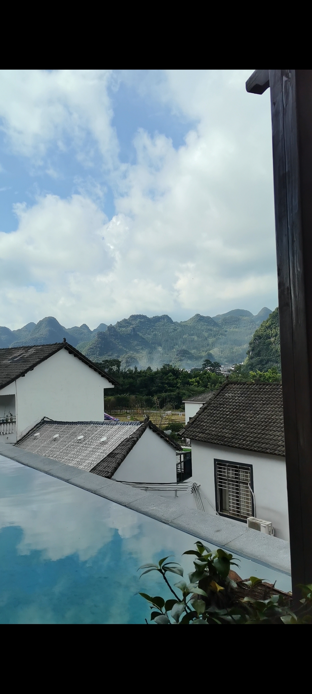 万峰林民宿转让（带证13个房间200平后院）