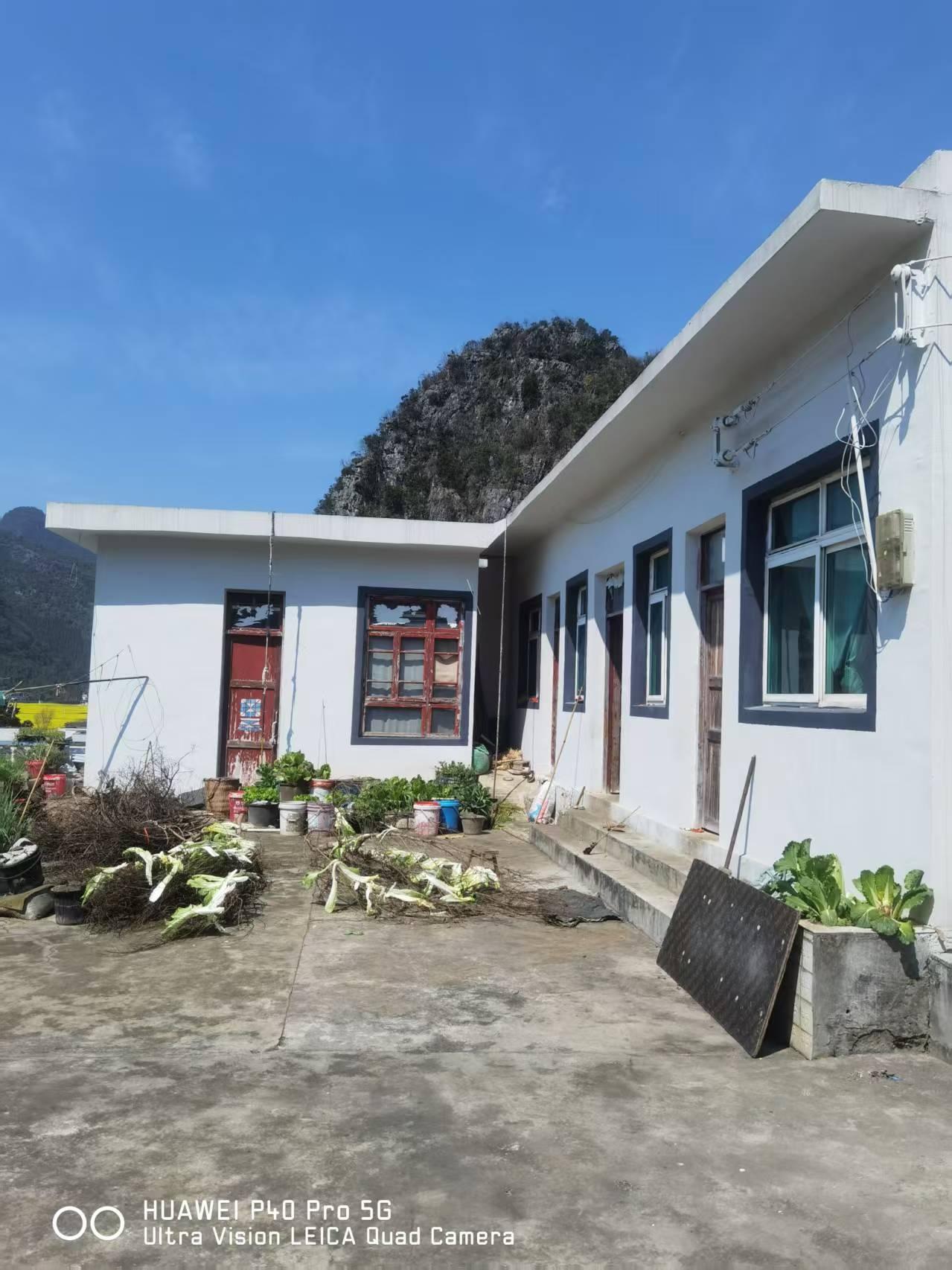 万峰林屋舍出租----（带45平庭院）