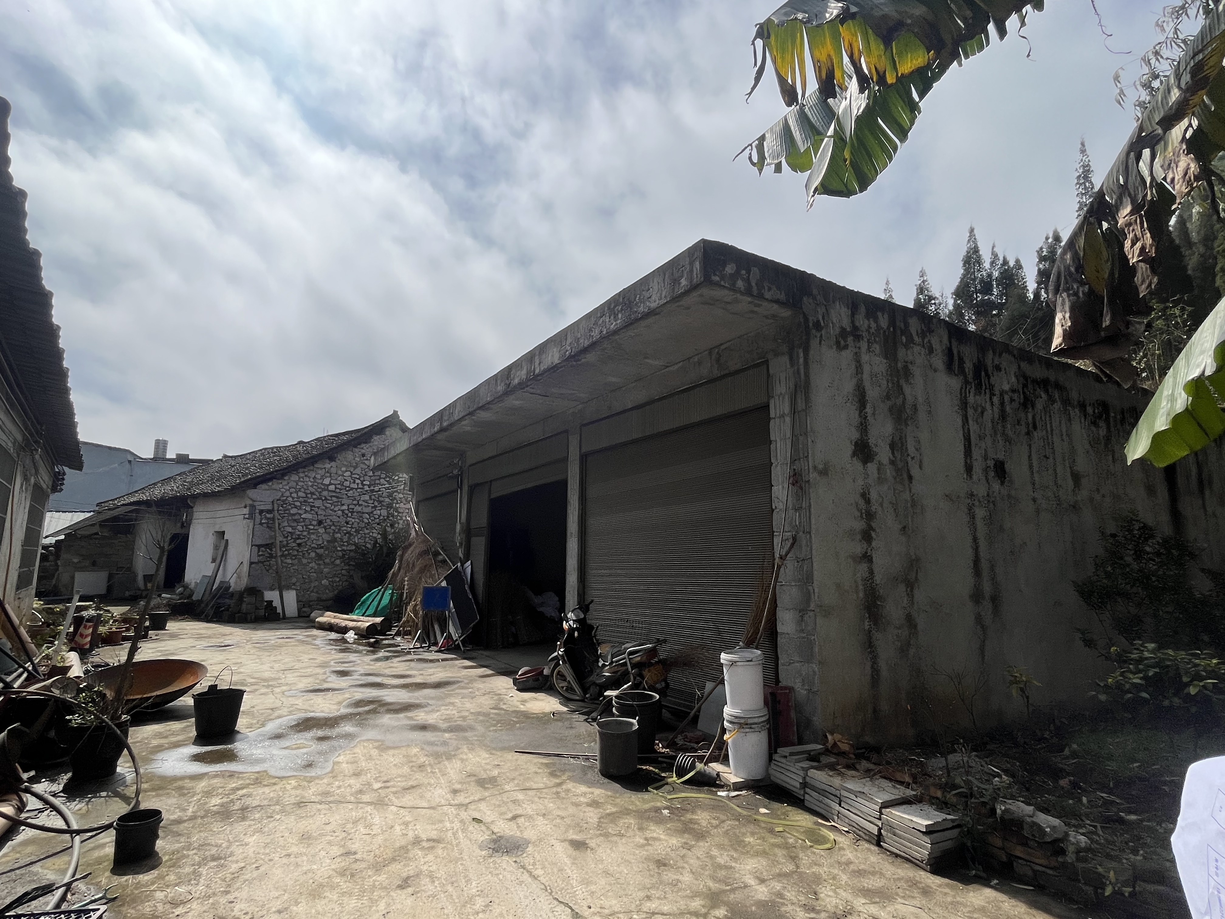 万峰林自有房屋出租----（带100平庭院）